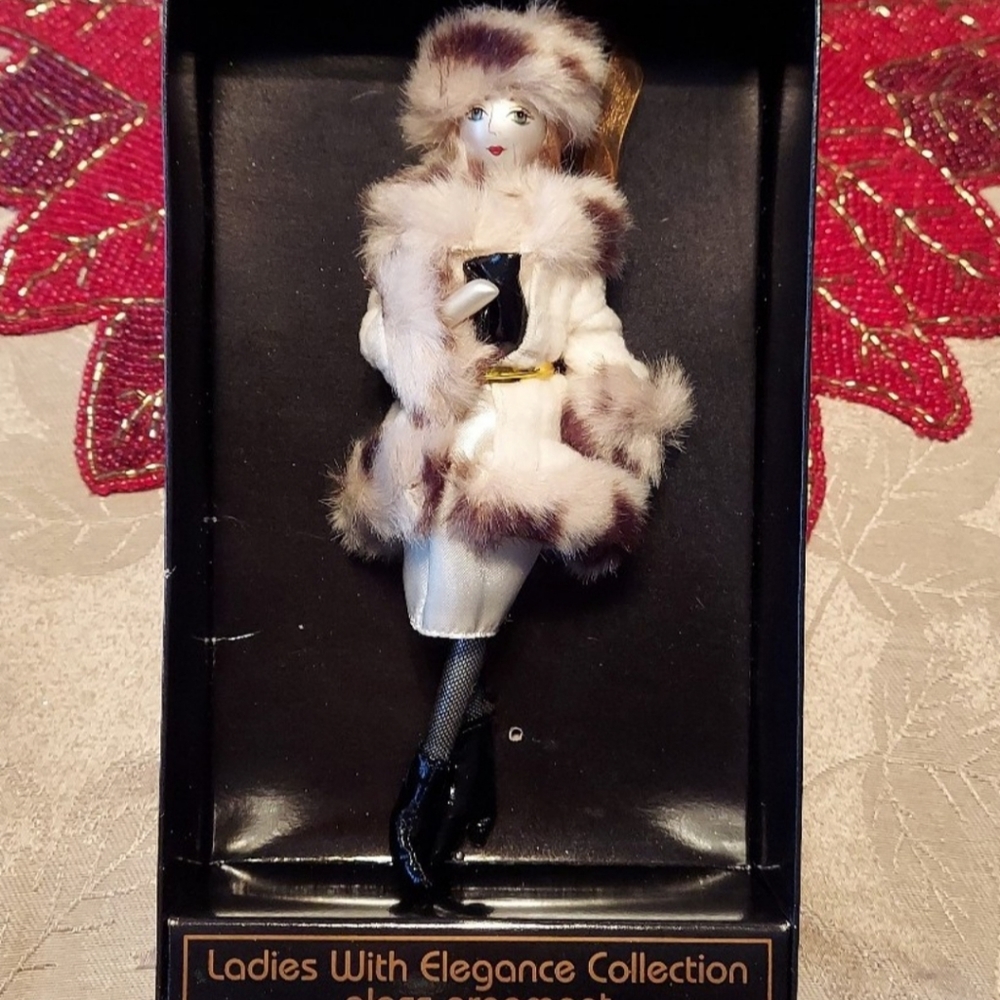 LADIES WITH ELEGANCE BLOWN GLASS ORNAMENT - LADY IN FUR - EUC LIKE NEW Rare!